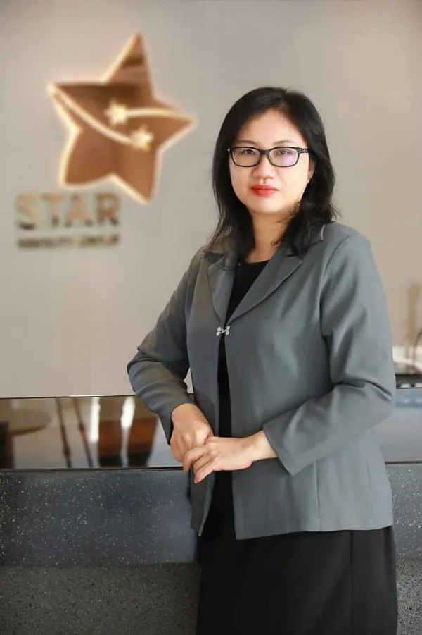 Potret Dr. Aw Lin Da pada halaman resmi penyedia.