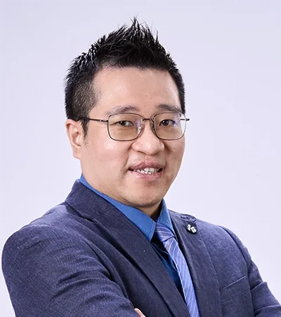 Potret Dr. Raymond Lim Chung Siang pada halaman resmi penyedia.